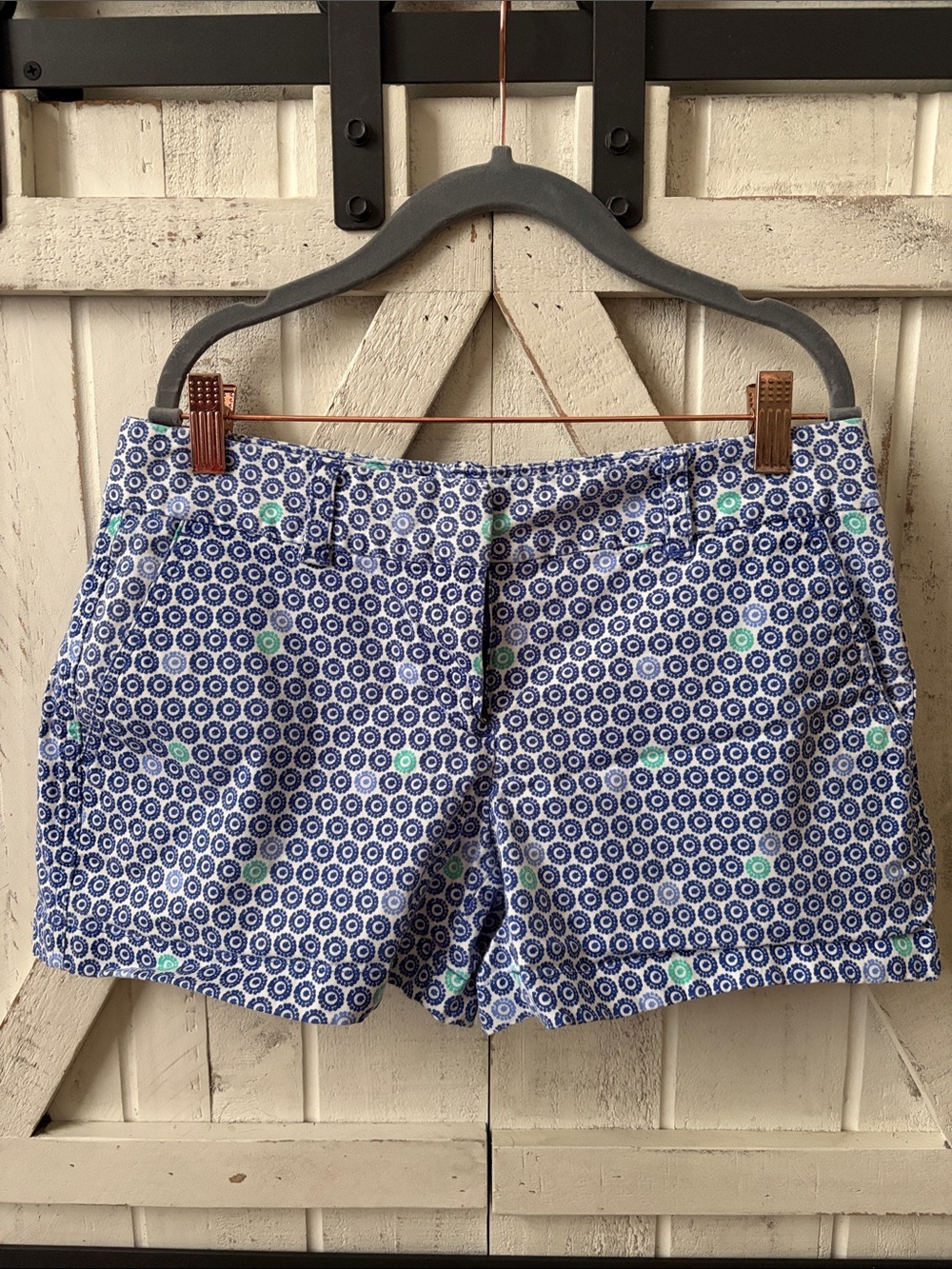 Vineyard Vines Blue Printed Women's Shorts with Mint Accents